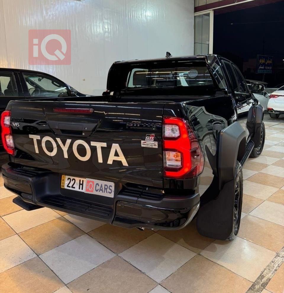 تويوتا هايلوكس